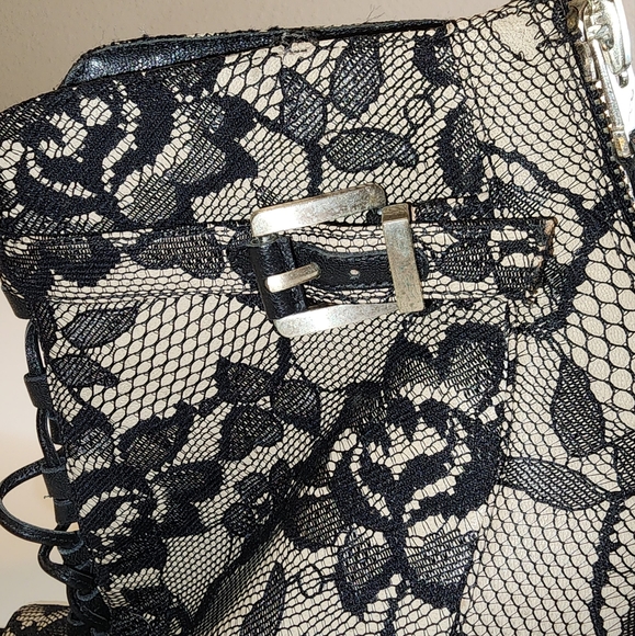 B by Brian Atwood floral lace Peep Toe Bootie - Picture 4 of 6